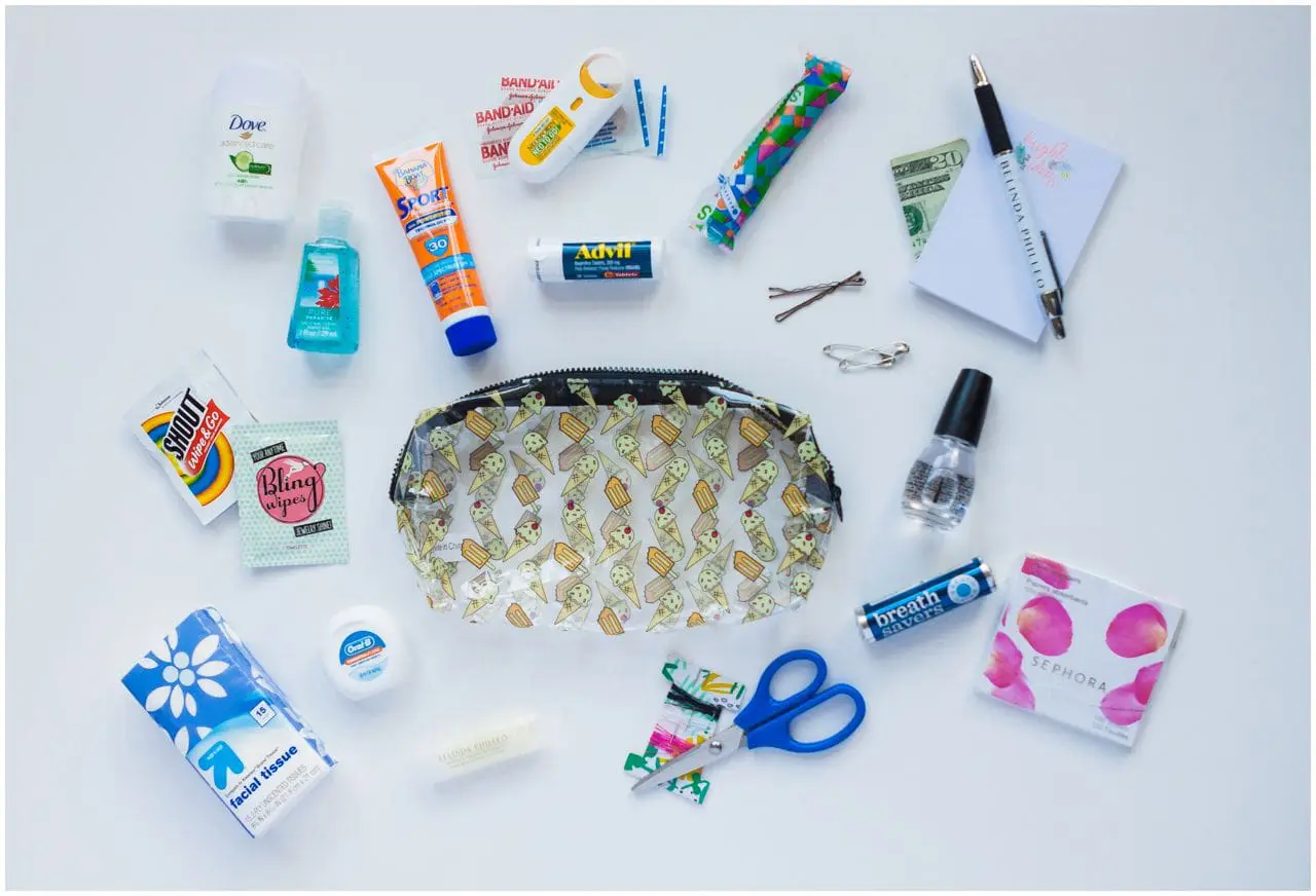 create your own wedding day emergency kit