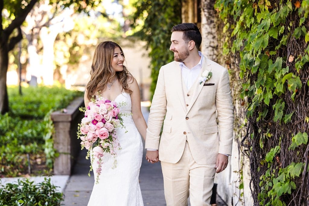 Weddings at Los Angeles River Center & Gardens have great spots for beautiful wedding photos